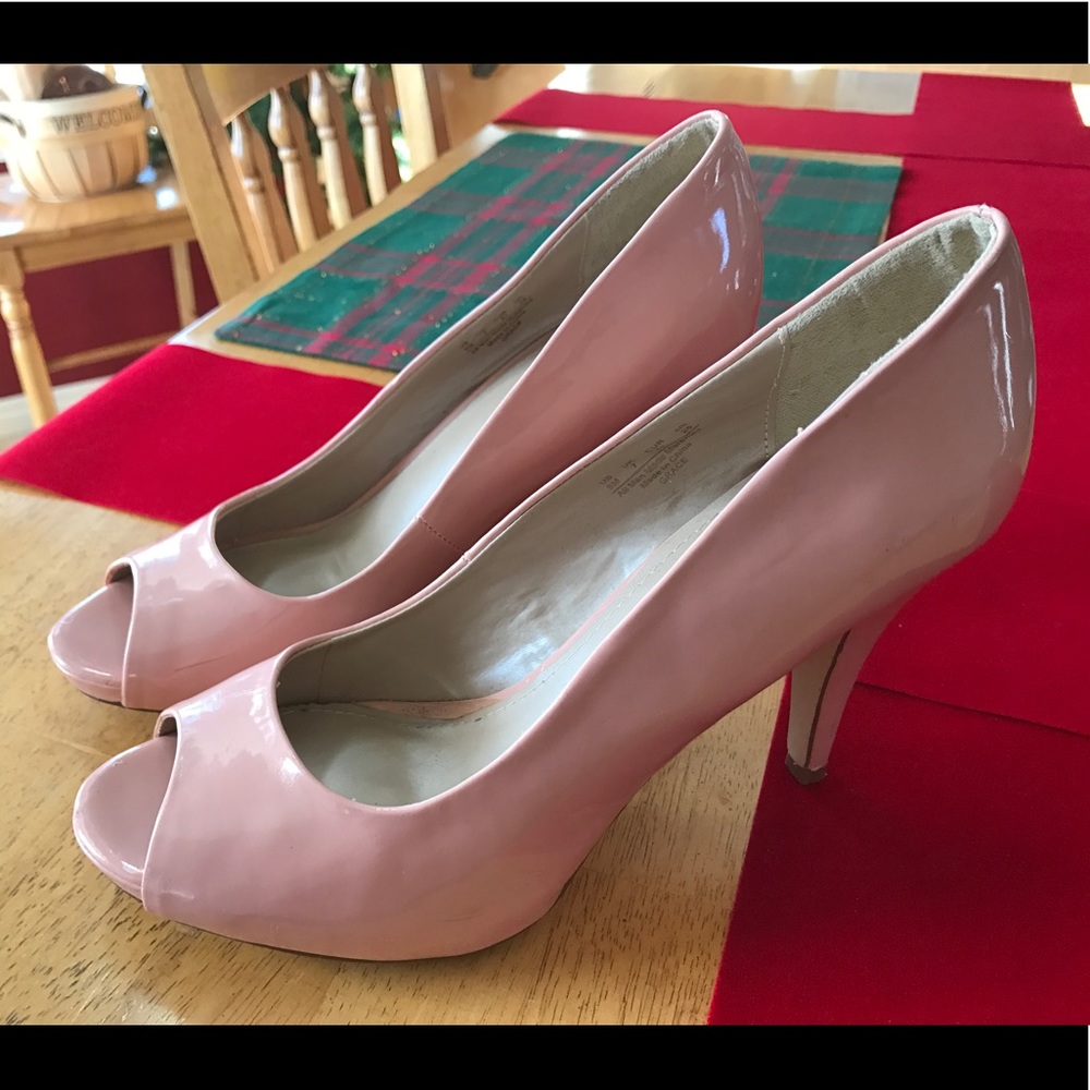 Dusty rose Fergalicious heels